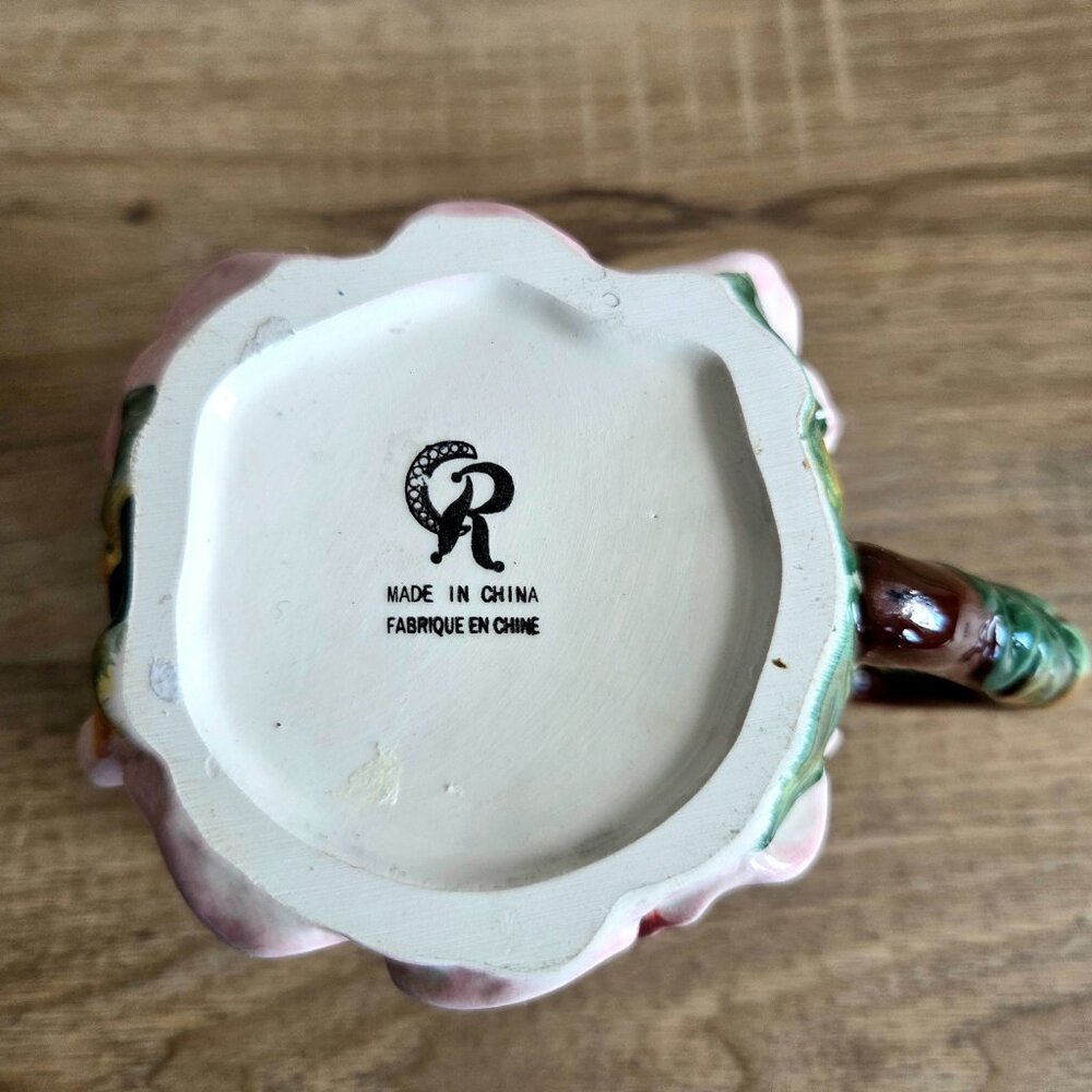 Vintage ceramic mug with large pink flower design. - Picture 6 of 7